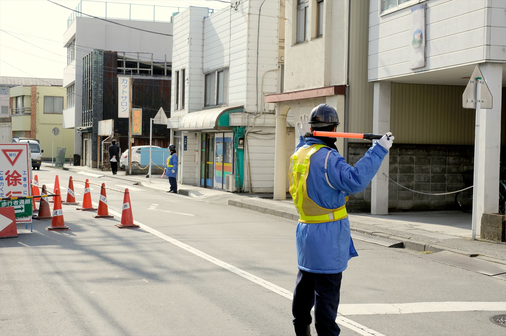 工事現場での警備風景